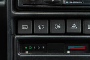 Image 42/50 of Lancia Delta HF Integrale 16V (1989)