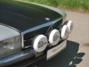 Image 25/26 of Mercedes-Benz 450 SLC (1900)