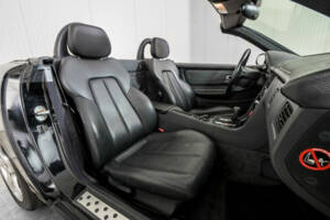 Image 25/45 of Mercedes-Benz SLK 200 (1999)