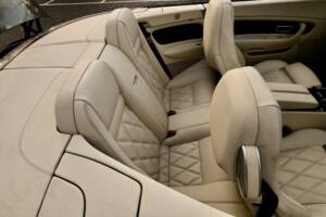 Image 24/50 of Bentley Continental GTC (2011)