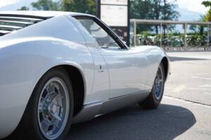 Afbeelding 70/74 van Lamborghini Miura P 400 (1968)