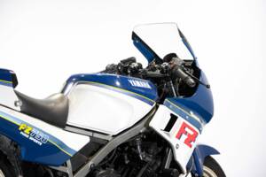 Image 21/50 of Yamaha FZ 750 (1986)