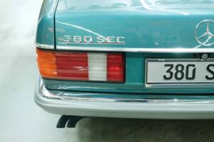 Bild 27/50 von Mercedes-Benz 380 SEC (1983)