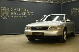 Immagine 6/50 di Audi A8 4.2 quattro (1995)