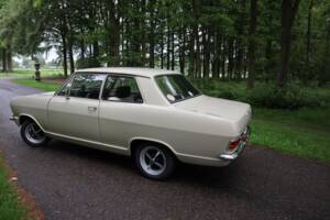 Bild 10/55 von Opel Kadett 1,1 S (1971)