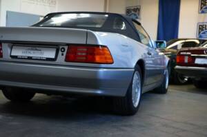 Image 16/42 of Mercedes-Benz 500 SL (1992)