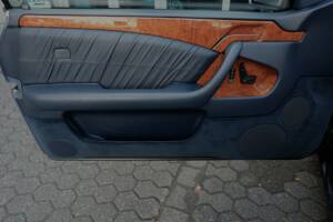 Image 47/70 de Mercedes-Benz CL 500 (1997)