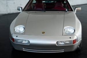 Image 13/50 of Porsche 928 GT (1989)