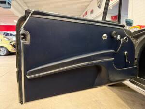 Image 7/18 of Mercedes-Benz 250 SE (1967)