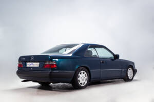 Image 9/29 de Mercedes-Benz E 320 (1995)