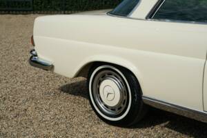 Immagine 32/50 di Mercedes-Benz 280 SE (1968)