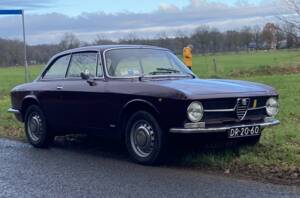 Image 2/15 of Alfa Romeo Giulia GT 1300 Junior (1971)