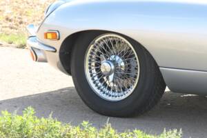 Bild 23/38 von Jaguar E-Type (2+2) (1968)