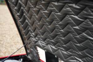 Image 25/50 de Ferrari 365 GT4 2+2 (1974)