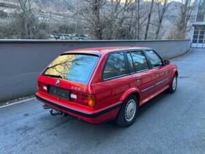 Bild 1/108 von BMW 325ix (1989)