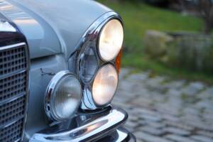 Image 10/14 de Mercedes-Benz 280 SE (1969)
