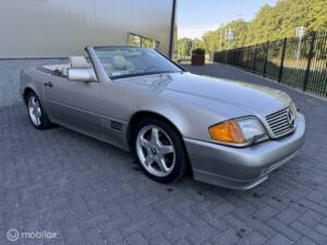 Image 24/35 of Mercedes-Benz 500 SL (1993)