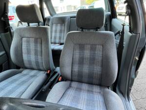 Image 14/33 of Volkswagen Passat 1.8 (1989)