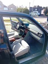 Image 2/8 of Mercedes-Benz 400 E (1991)