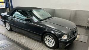 Bild 1/11 von BMW 325i (1993)