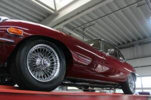 Image 18/50 de Jaguar E-Type (1969)