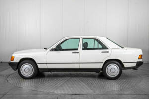 Image 8/50 of Mercedes-Benz 190 D (1985)