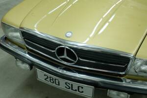 Image 46/50 de Mercedes-Benz 280 SLC (1977)