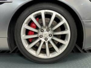 Image 19/50 of Aston Martin V12 Vanquish (2003)