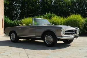 Image 18/50 of Mercedes-Benz 280 SL (1969)