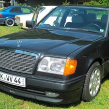 Image 4/8 of Mercedes-Benz 230 E (1988)