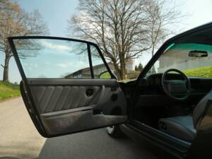 Immagine 23/31 di Porsche 911 Carrera 2 (1992)