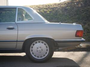 Bild 5/30 von Mercedes-Benz 560 SL (1989)