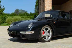 Immagine 22/50 di Porsche 911 Carrera 4S (1996)