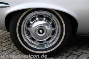 Bild 4/4 von Jaguar E-Type V12 (2+2) (1972)