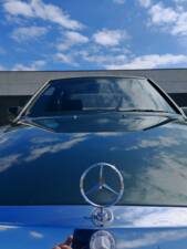 Bild 10/37 von Mercedes-Benz 200 E (1989)