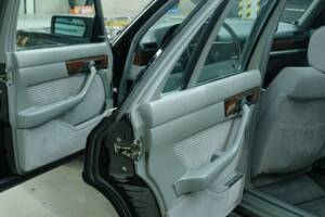 Bild 35/50 von Mercedes-Benz 300 SEL (1991)