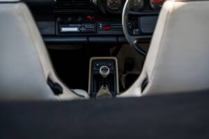 Afbeelding 15/62 van Porsche 911 Carrera 3.2 "#250.000 911" (1987)