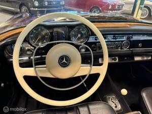 Image 15/19 of Mercedes-Benz 280 SL (1968)