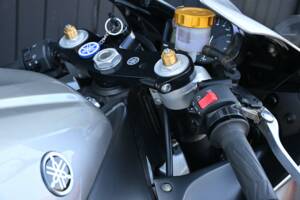 Bild 46/49 von Yamaha YZF-R1 (2002)