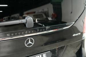 Image 14/35 of Mercedes-Benz V 300 d 4MATIC (2025)