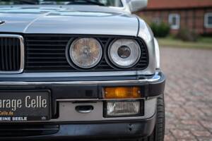 Image 6/71 of BMW 325i (1989)