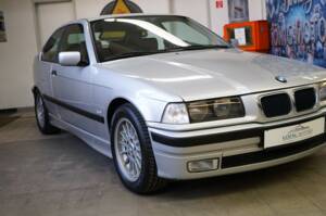 Imagen 2/32 de BMW 323ti Compact (1998)