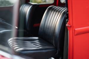 Image 25/52 of Renault Estafette (1977)