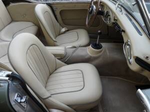 Image 17/32 of Austin-Healey 3000 Mk II (BT7) (1962)