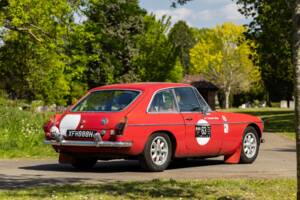 Image 8/50 of MG MGB GT (1970)