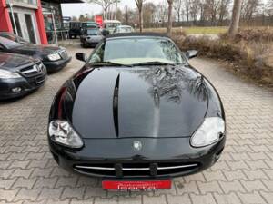 Image 15/34 of Jaguar XK8 4.0 (1997)