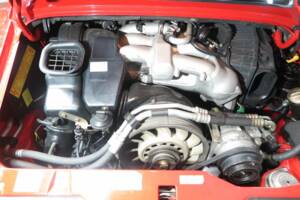 Immagine 33/43 di Porsche 911 Carrera (1997)