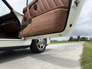 Image 38/62 of Porsche 911 Carrera 2 (1990)