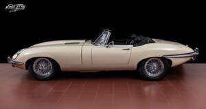 Image 2/7 de Jaguar E-Type (1970)