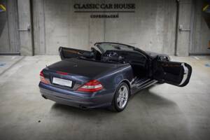 Image 21/99 de Mercedes-Benz SL 550 (2007)